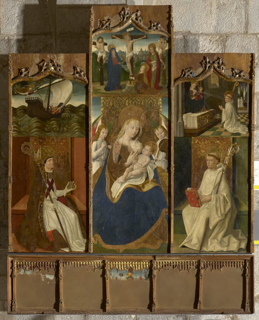 Retaule gòtic amb cinc taules: Verge amb el Nen al centre flanquejada per escenes de la vida de sant Esteve, fons daurats