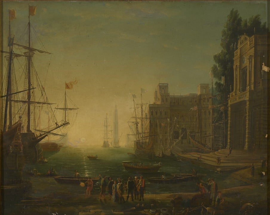 Port mediterrani amb velers amarrats davant edificis clàssics, figures a la vora de l'aigua i atmosfera daurada de capvespre