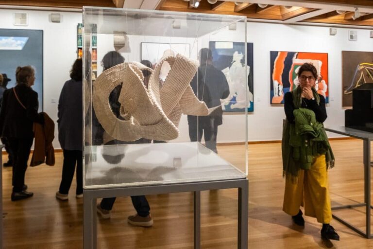 Obra dins d'una vitrina