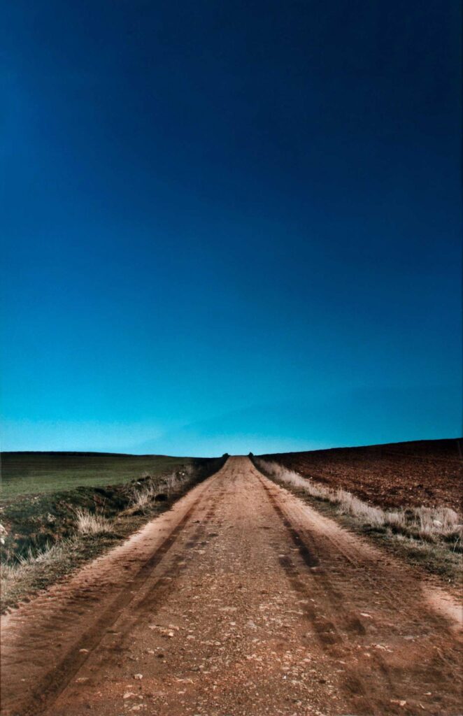 Fotografia d'un camí de sorra