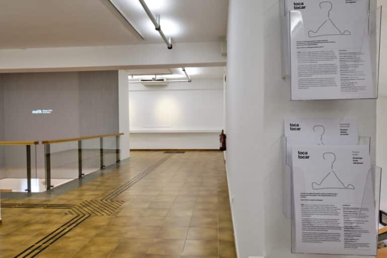 Exposició Toca tocar.