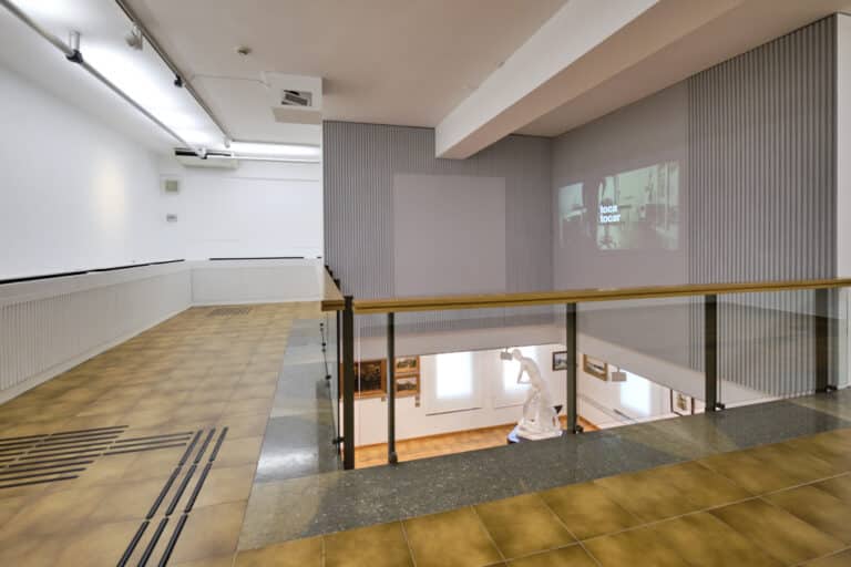 Exposició Toca tocar.