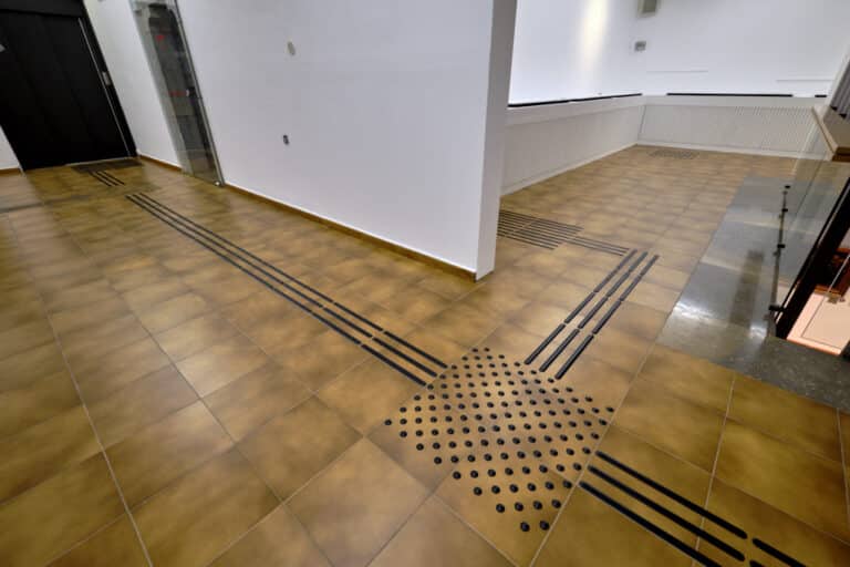 Exposició Toca tocar.