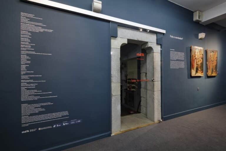 Exposició Falsos Verdaders. L'art de l'engany