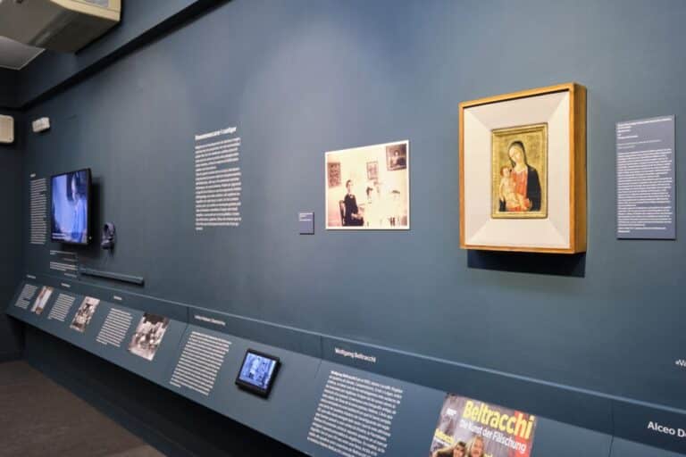 Exposició Falsos Verdaders. L'art de l'engany